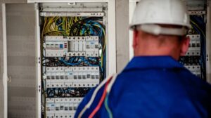 Practical Benefits of Online CE for Licensed Electricians